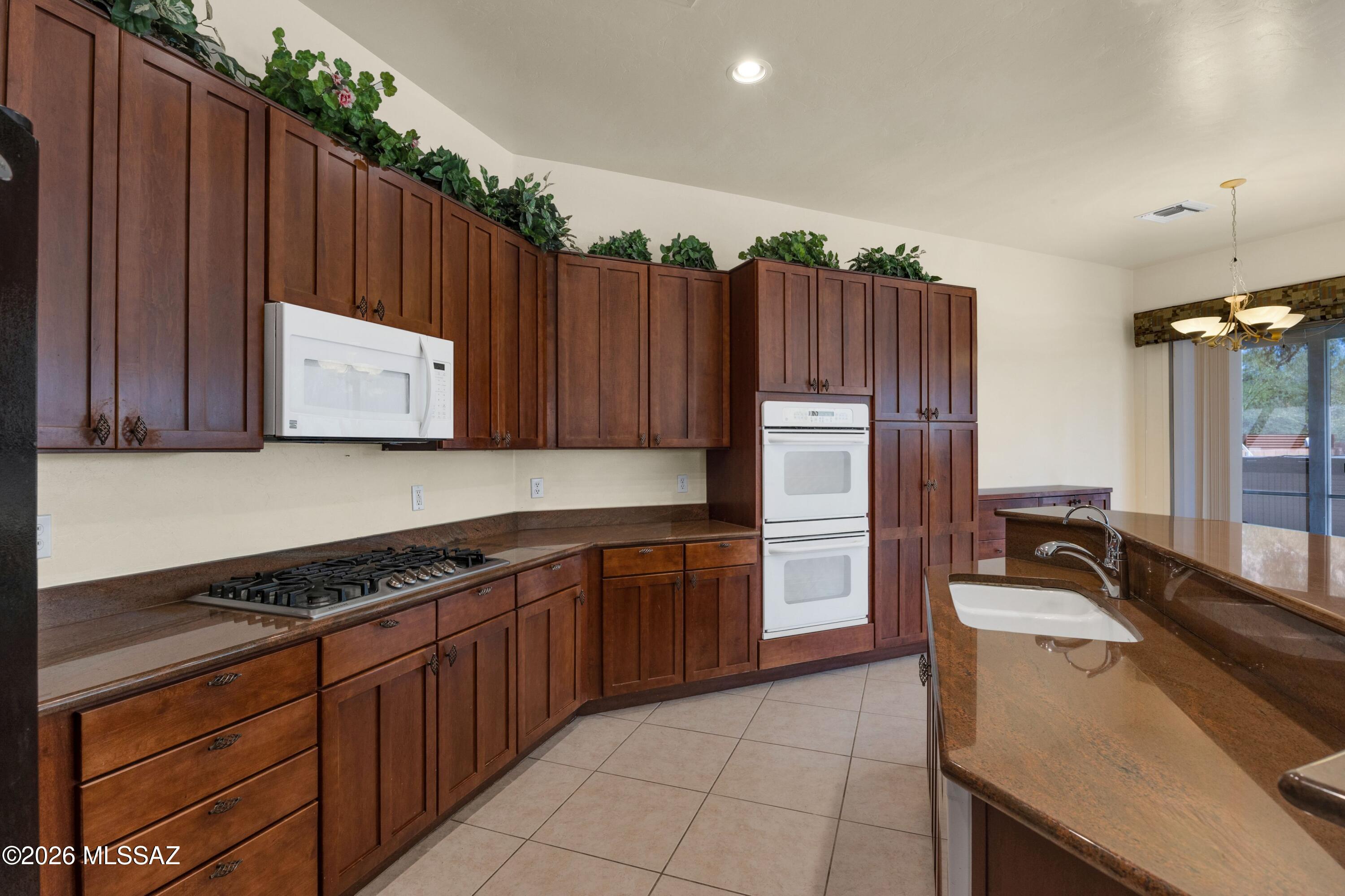 1230 N Golden Palomino Place