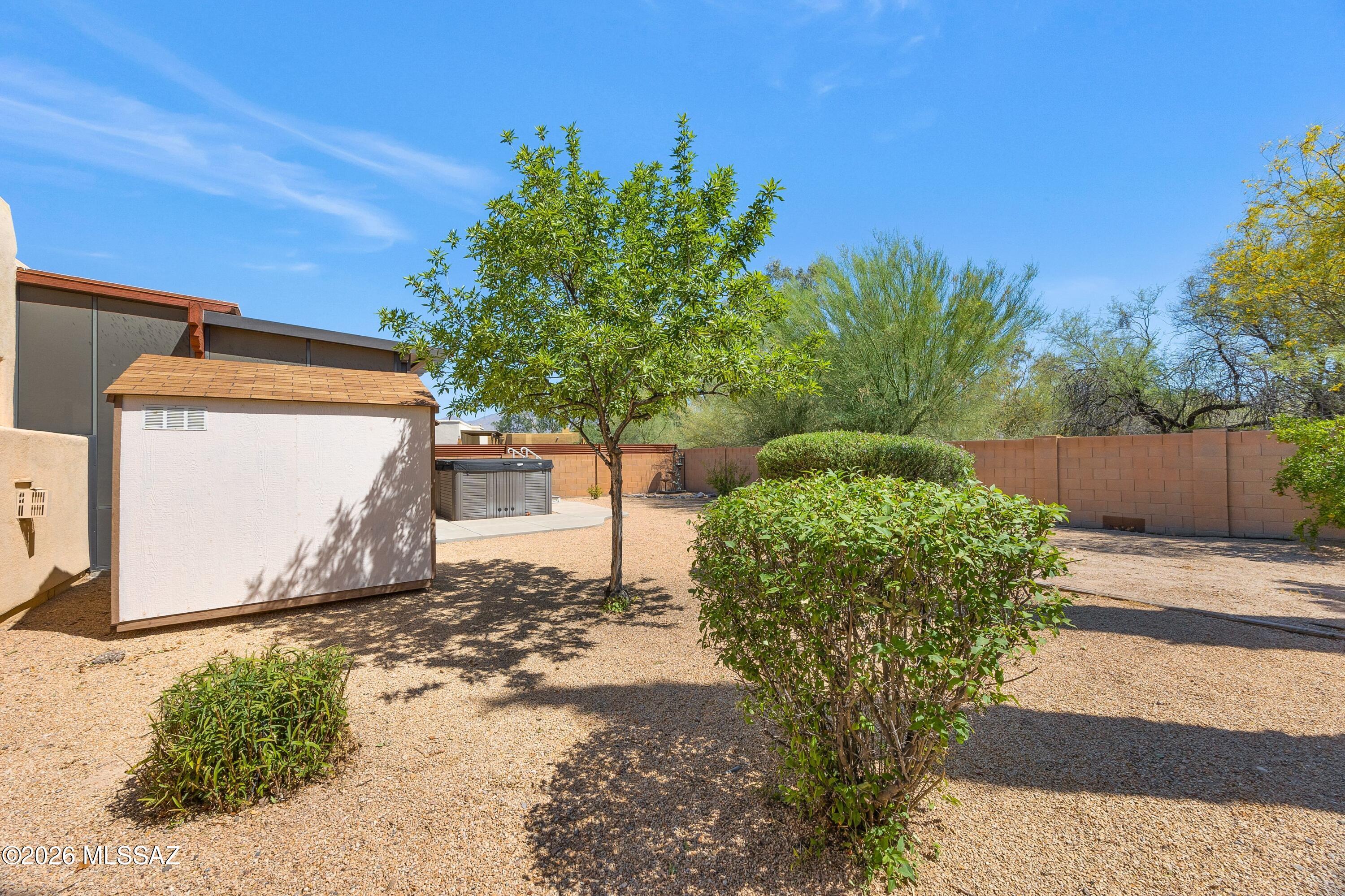 1230 N Golden Palomino Place