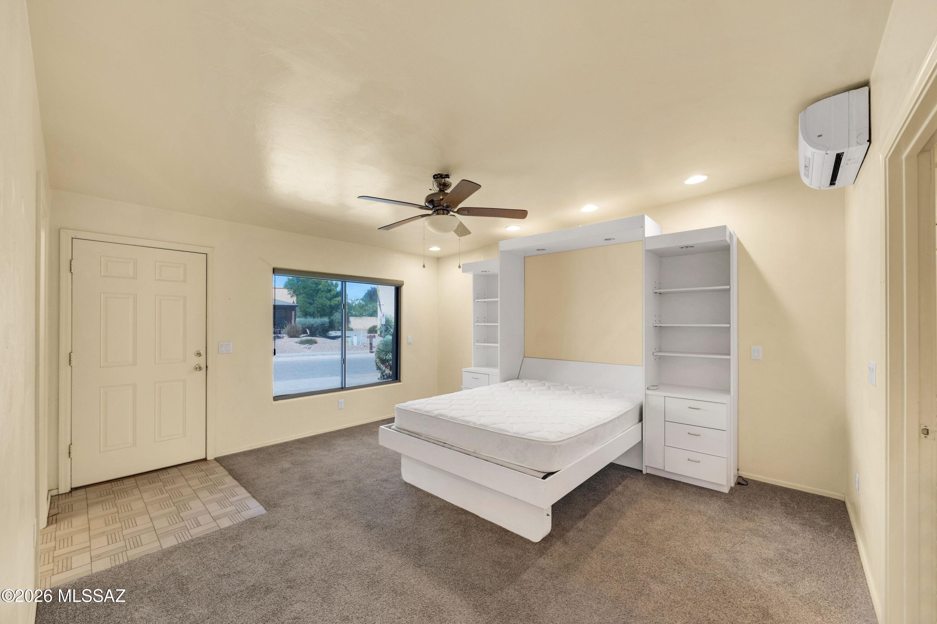 1230 N Golden Palomino Place