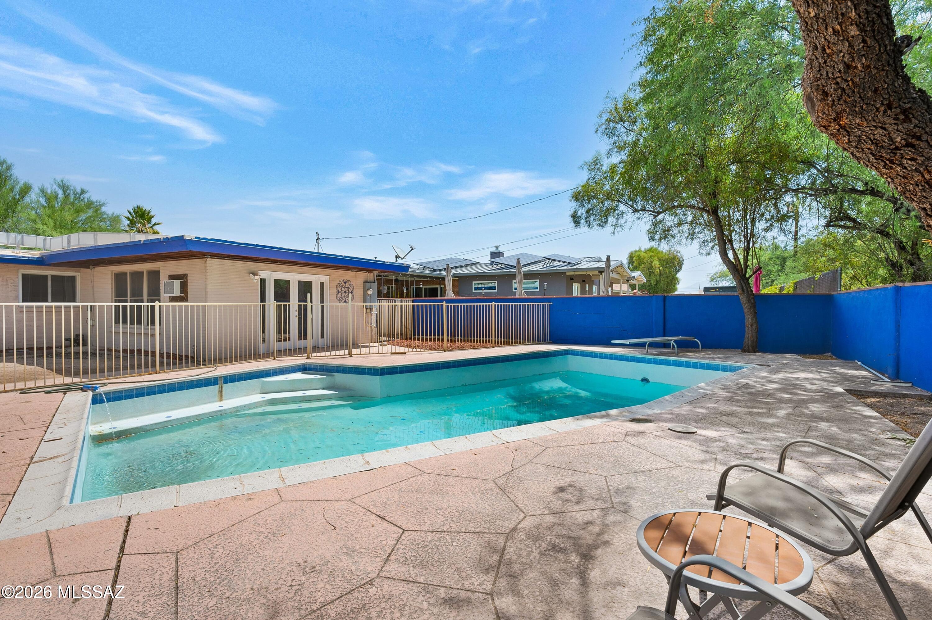 4232 E Poe Street