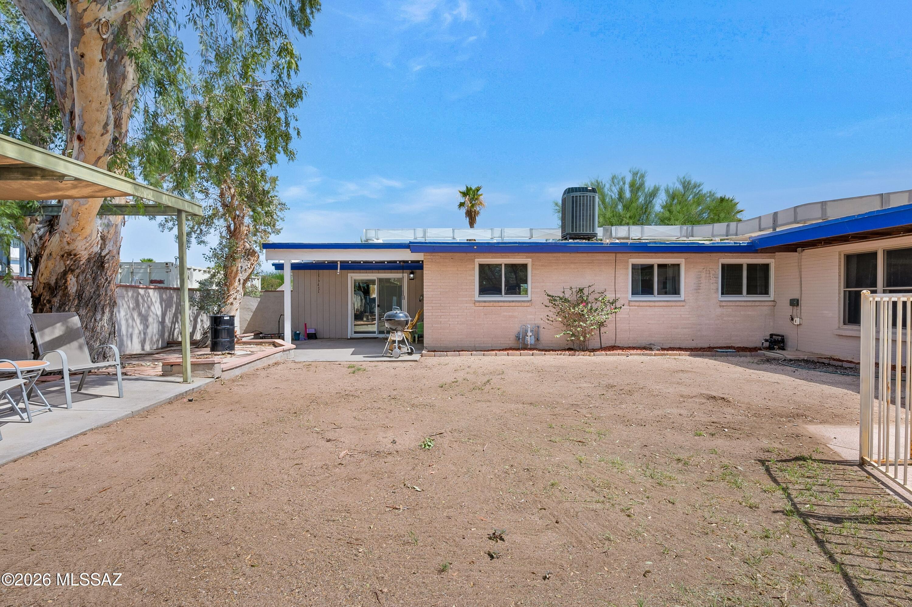 4232 E Poe Street