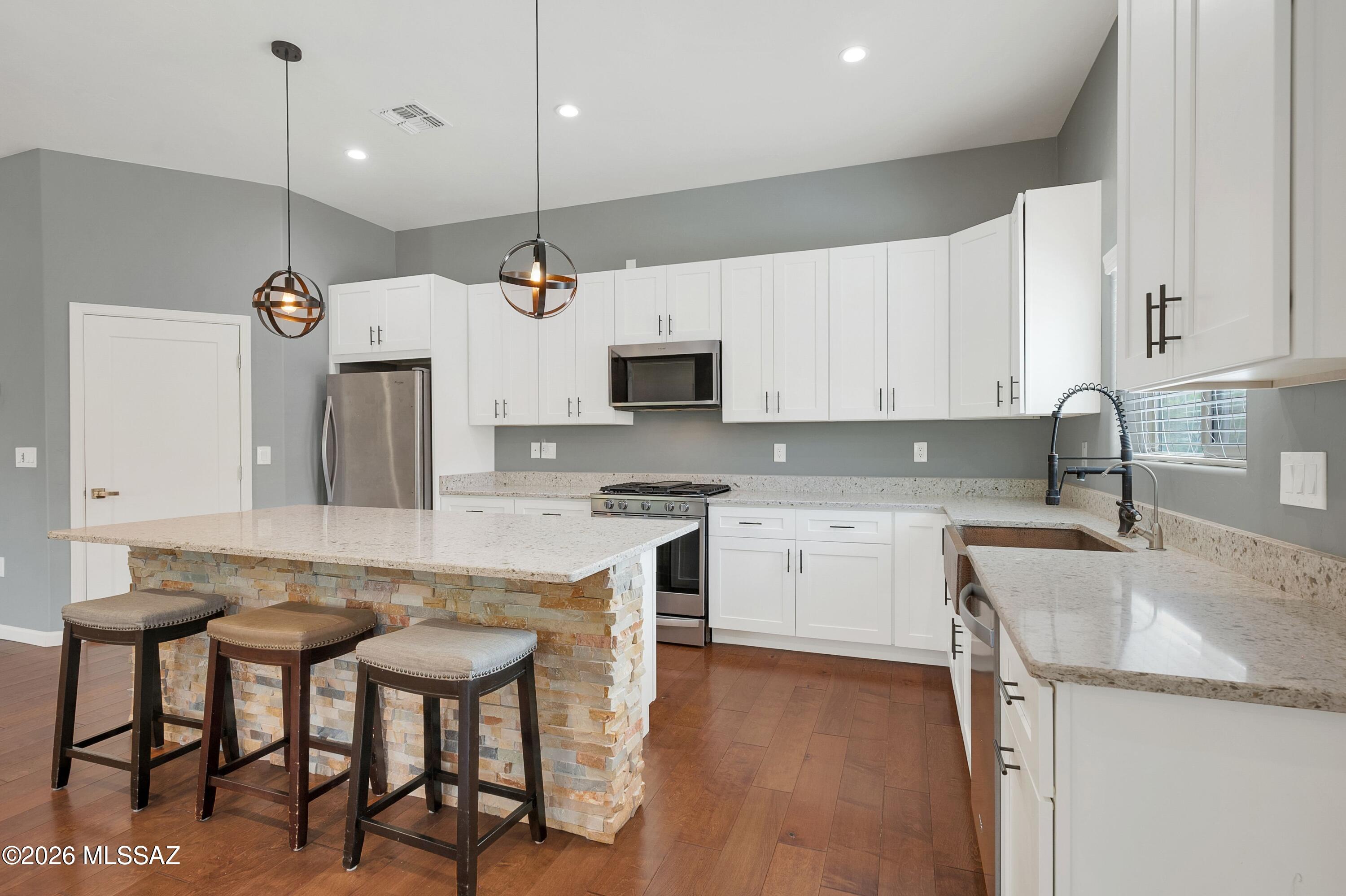 2642 S Falcon View Drive