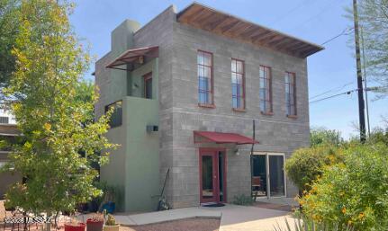 1330 E 14th Street