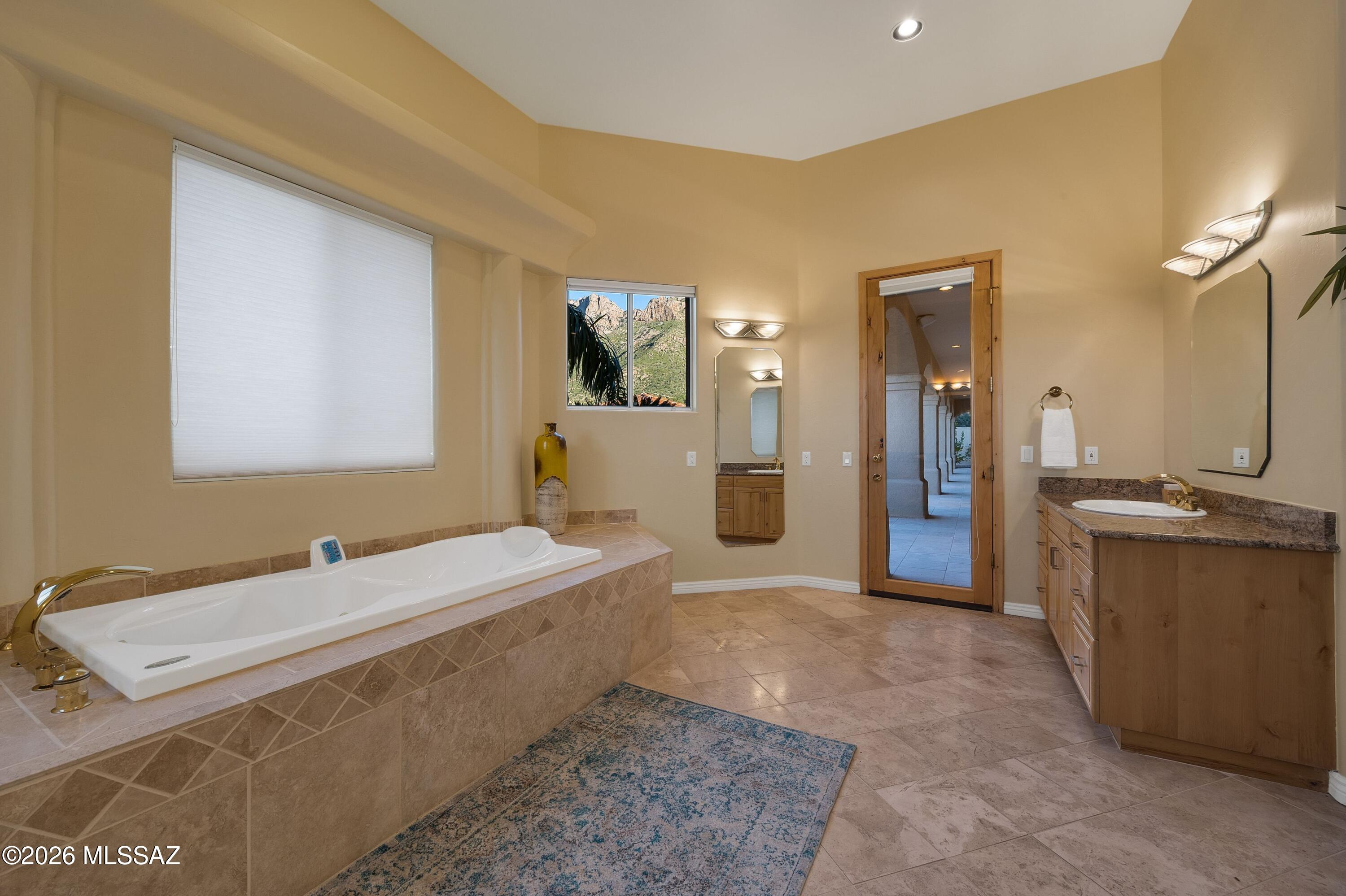 10060 N La Reserve Drive