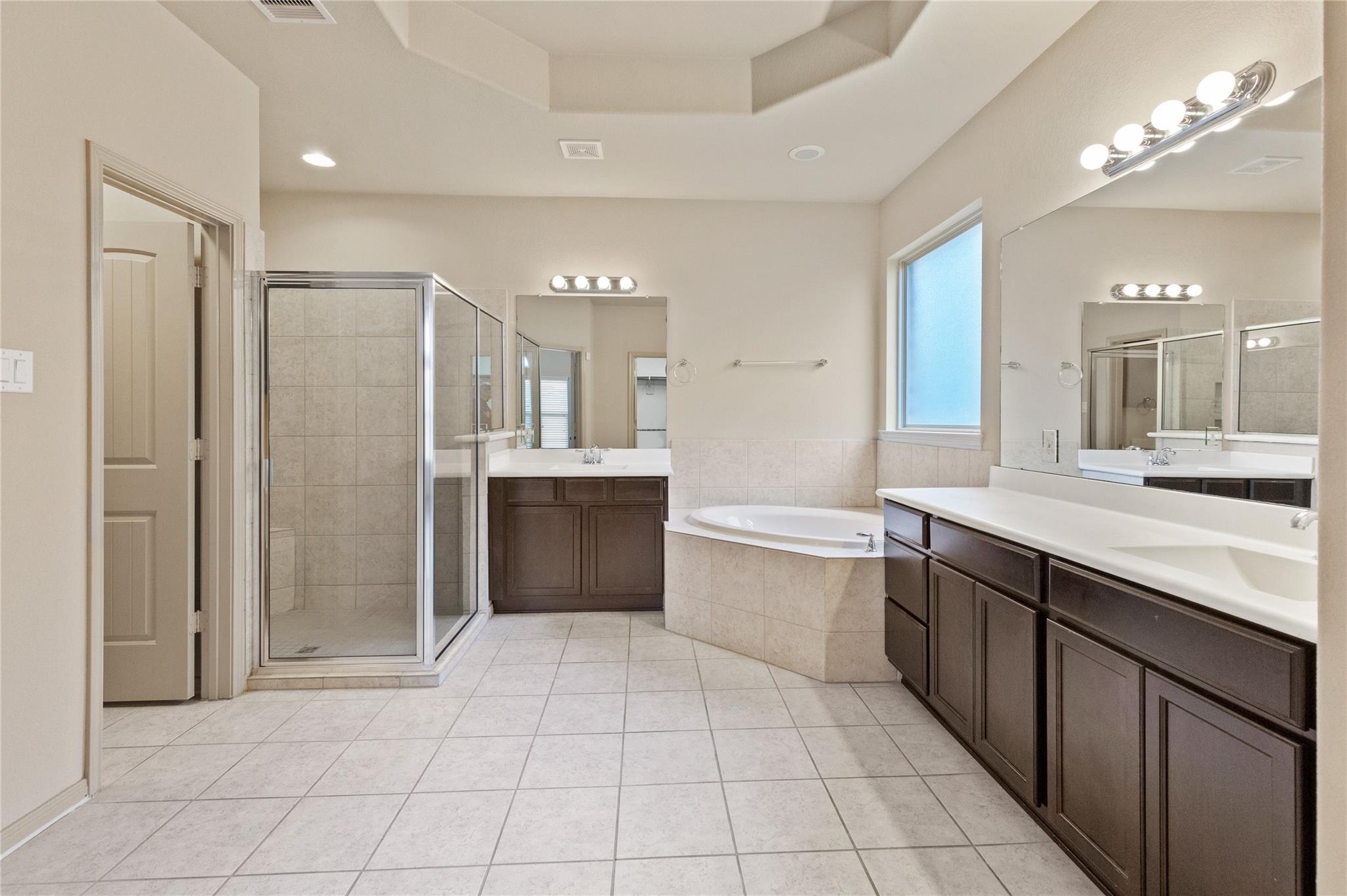 4410 Fenetre Forest Street