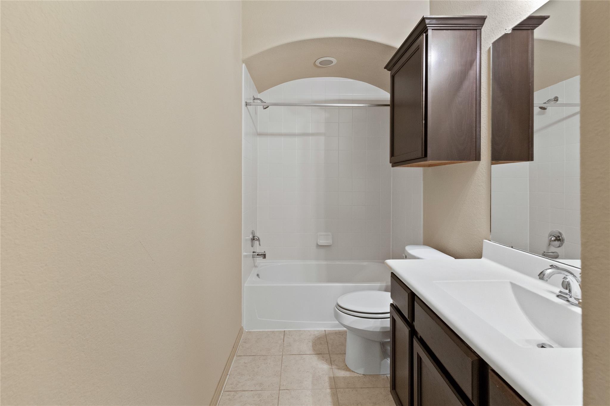 4410 Fenetre Forest Street