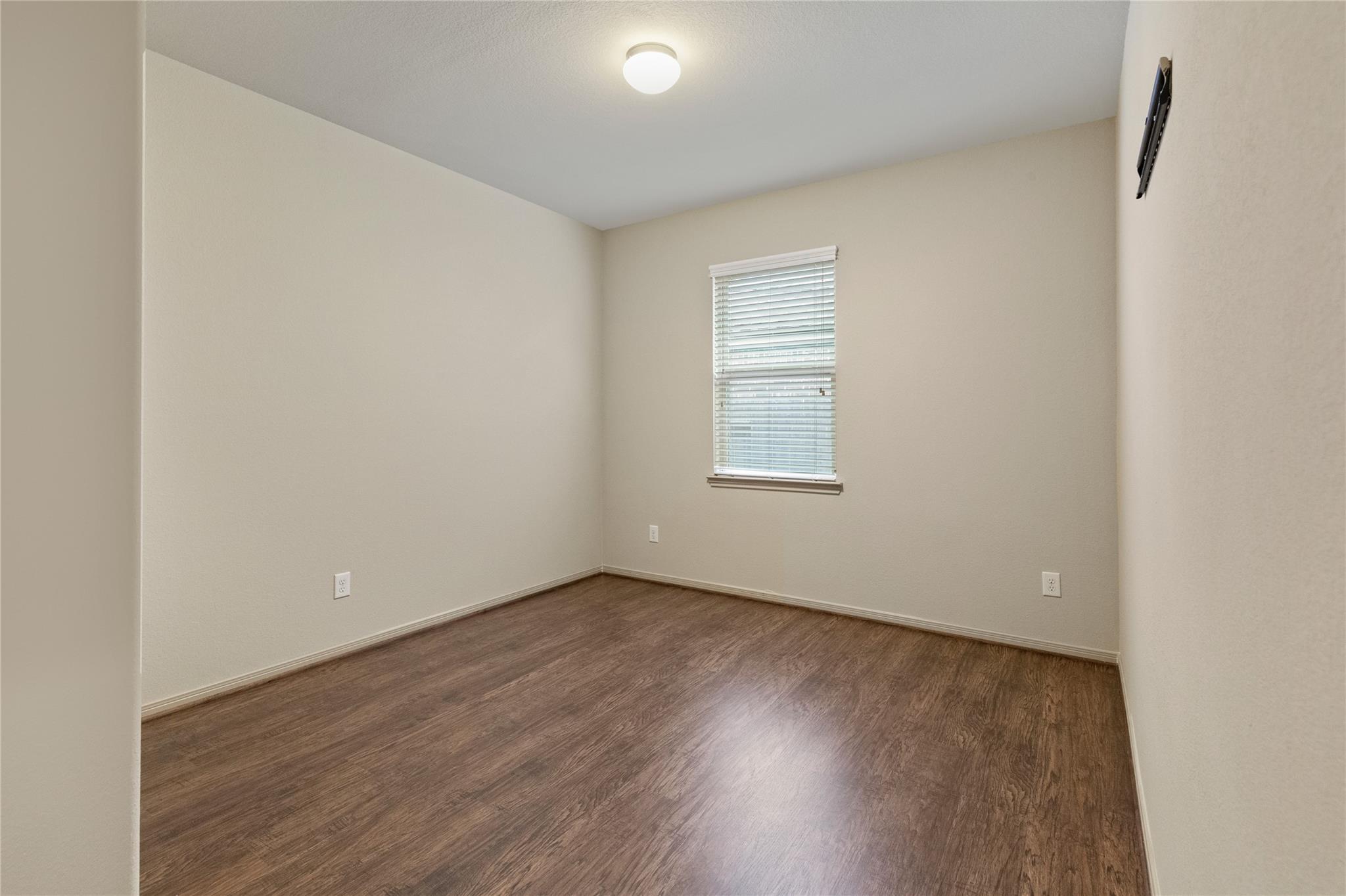 4410 Fenetre Forest Street