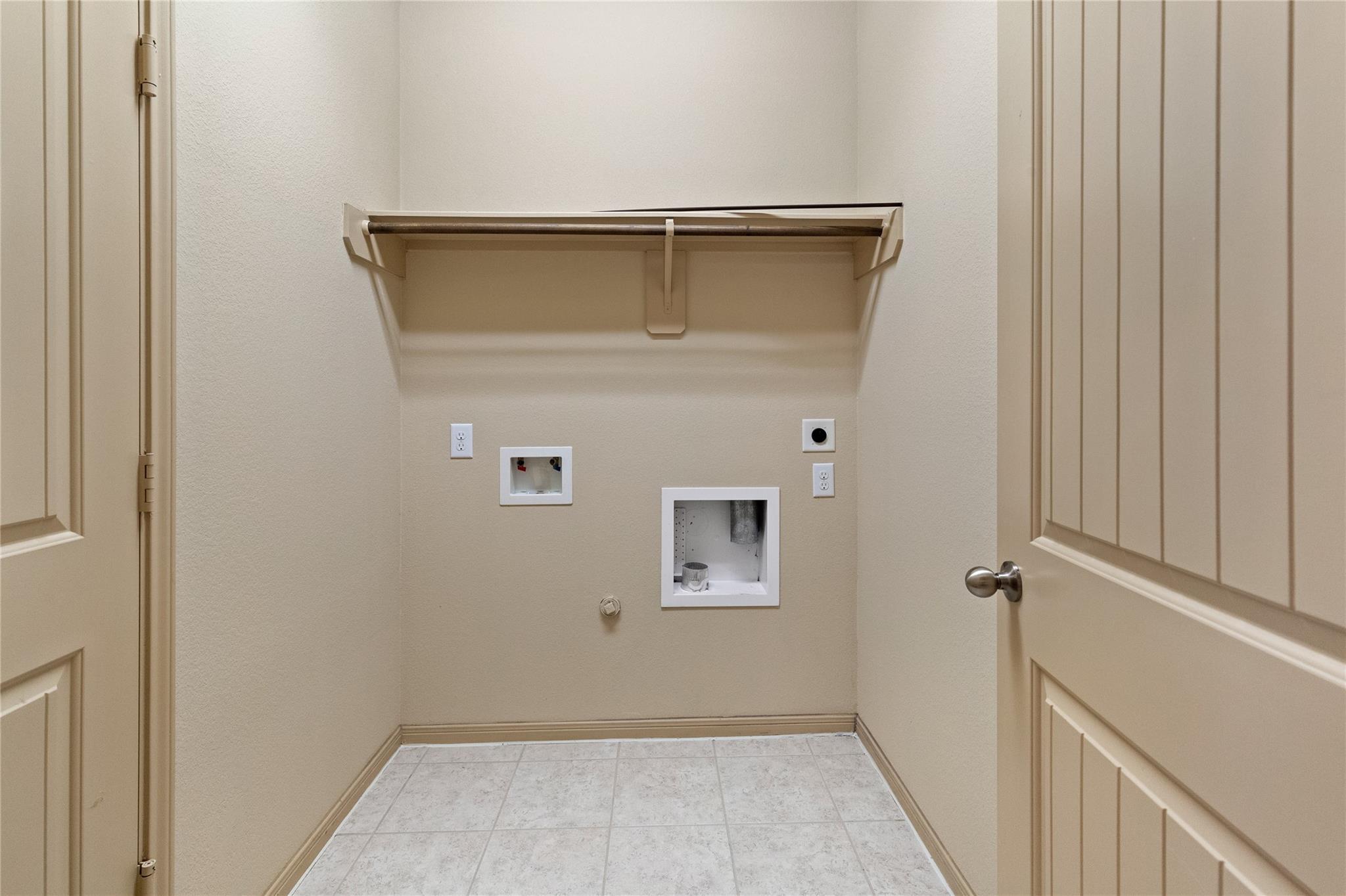 4410 Fenetre Forest Street