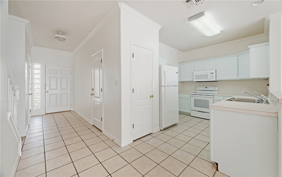 15110 Leeward Dr 303