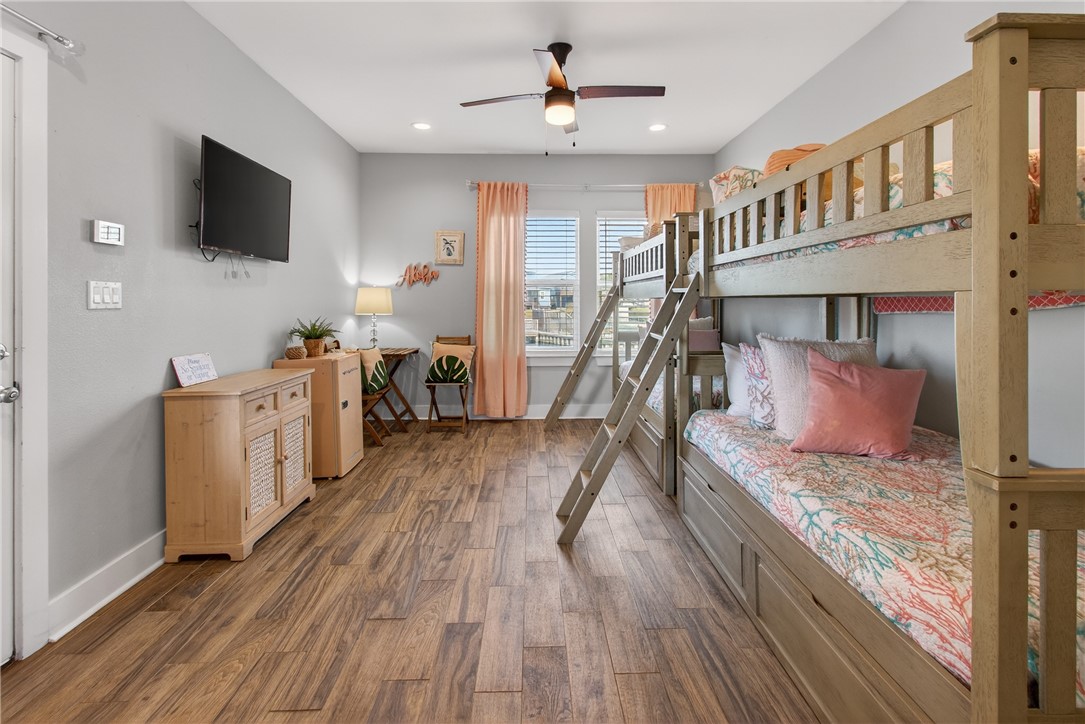 162 La Concha Blvd 41