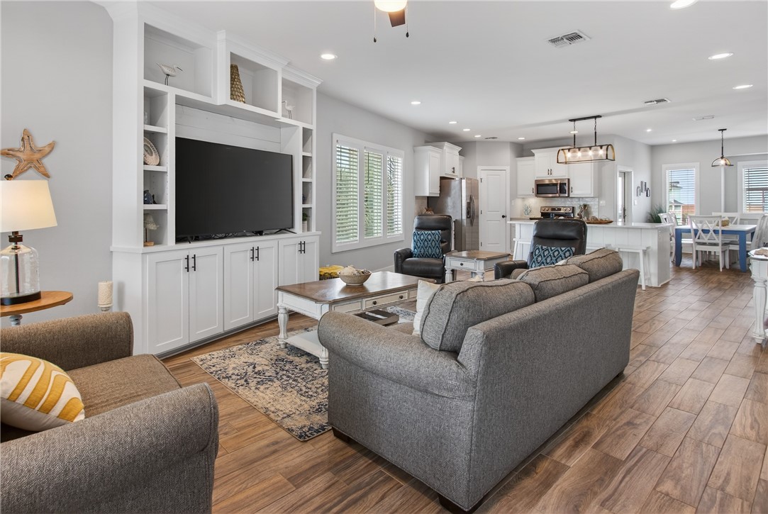 162 La Concha Blvd 41