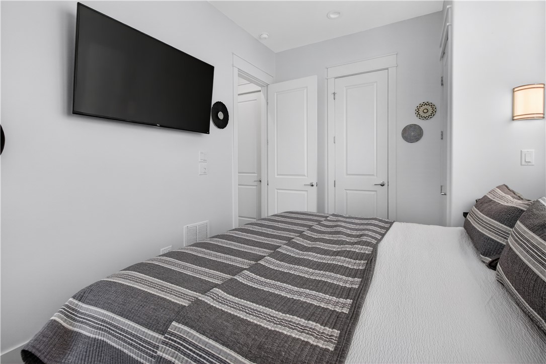 214 Sunset Ave 6