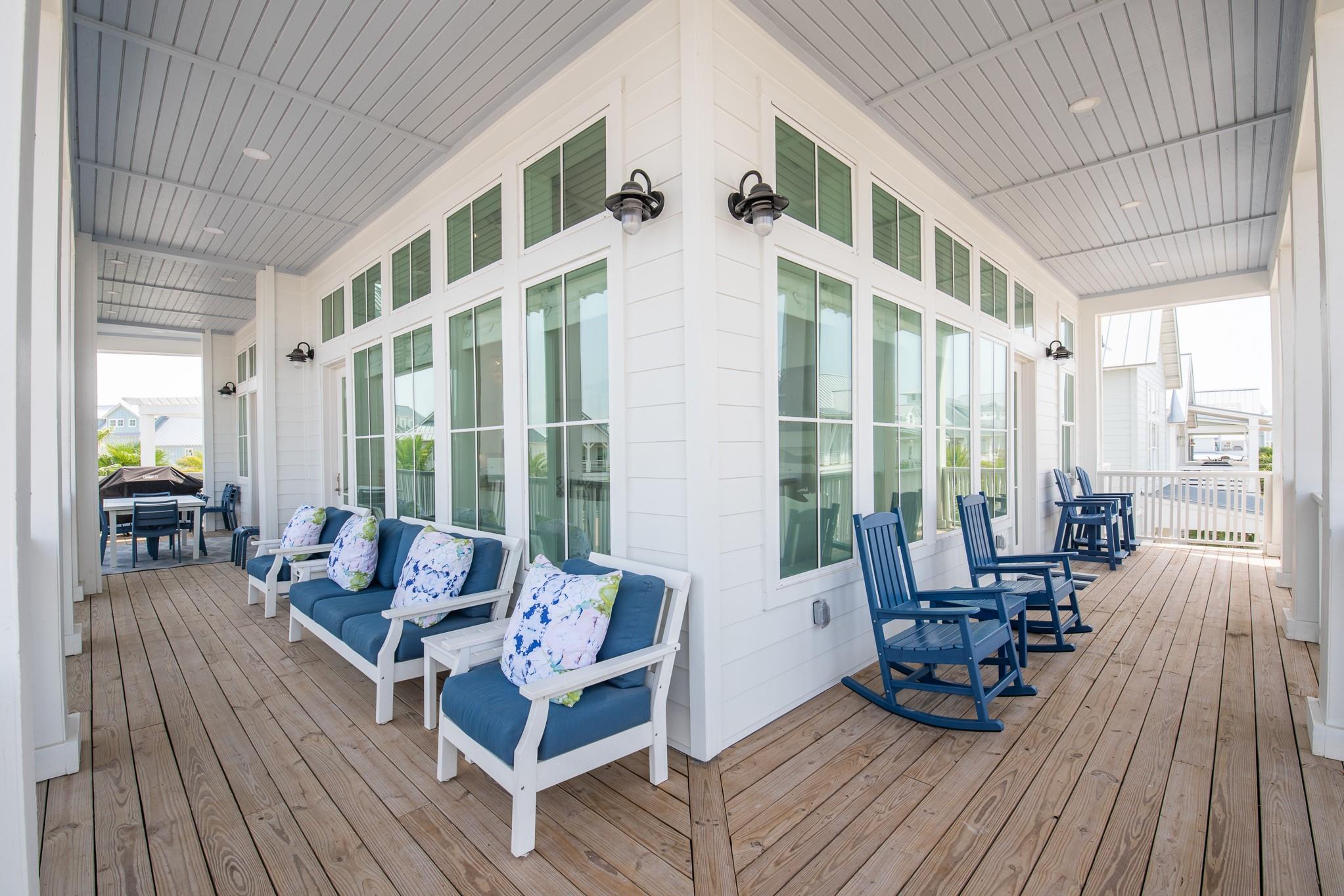 201 Lakeshore Street