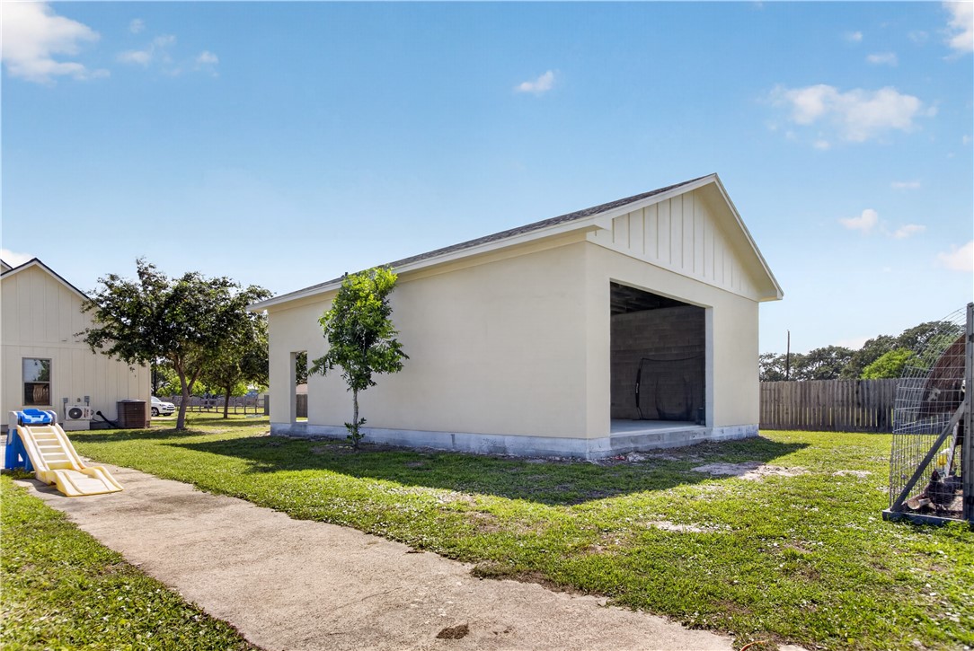1056 Glenoak Dr
