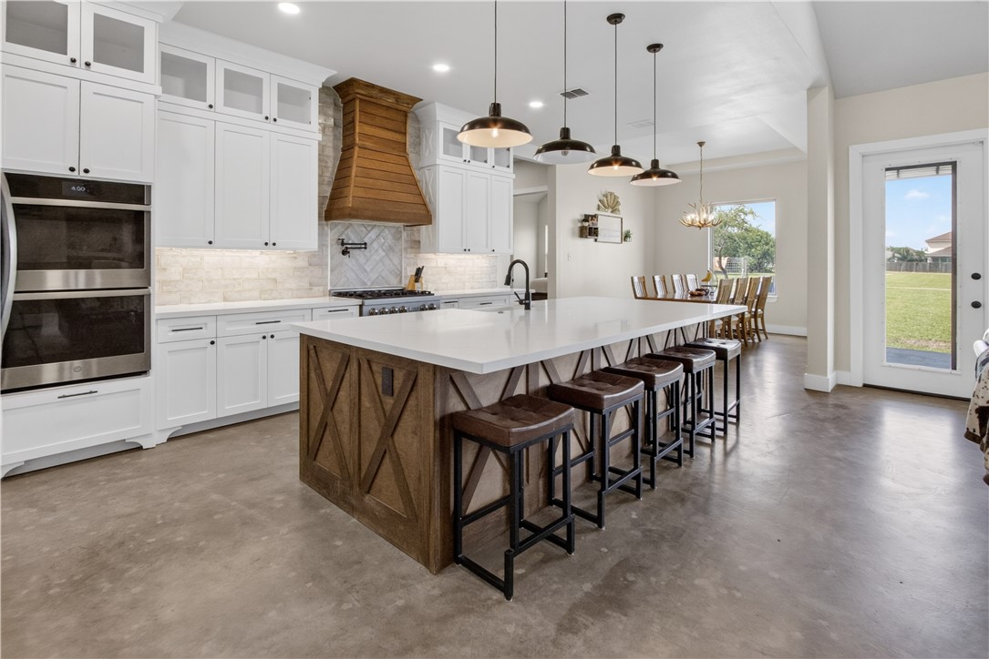 1056 Glenoak Dr