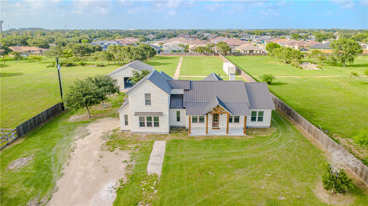 1056 Glenoak Dr