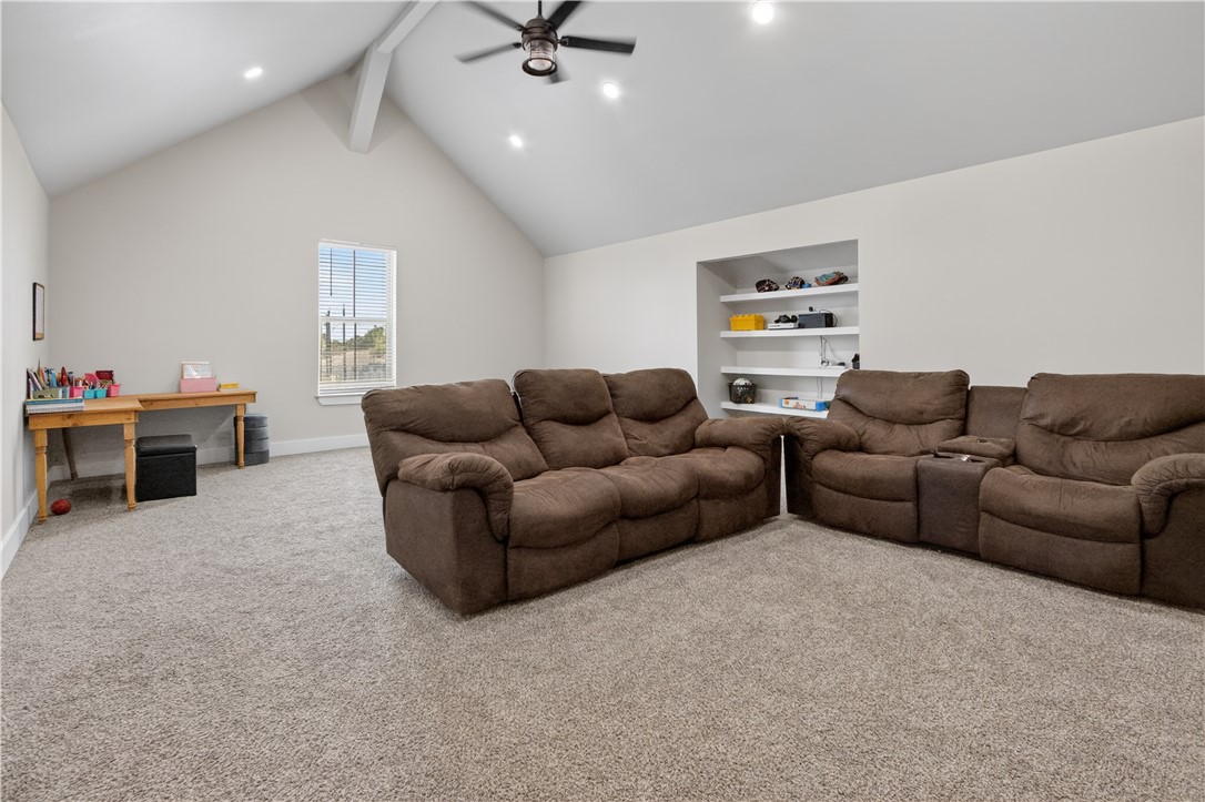 1056 Glenoak Dr