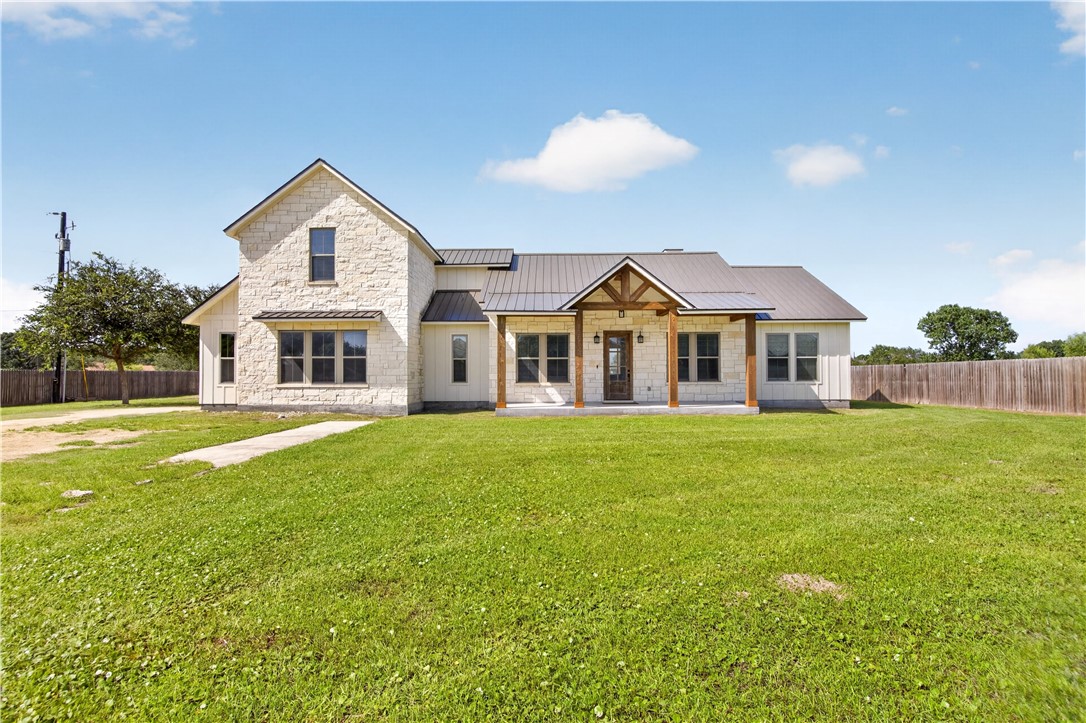 1056 Glenoak Dr