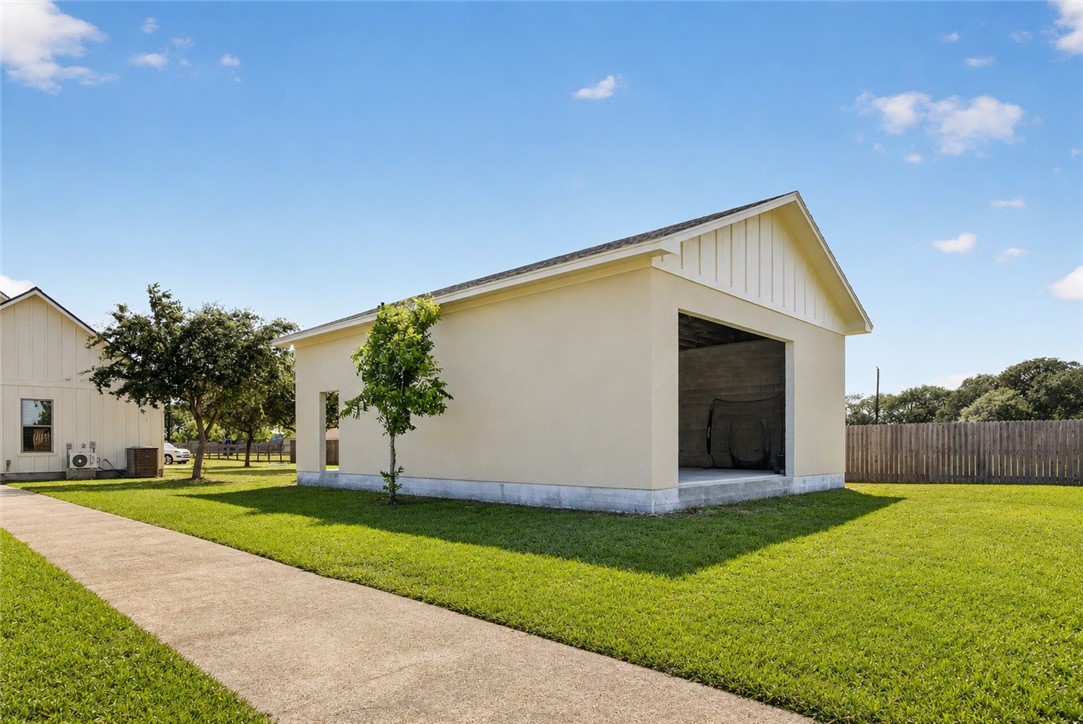 1056 Glenoak Dr