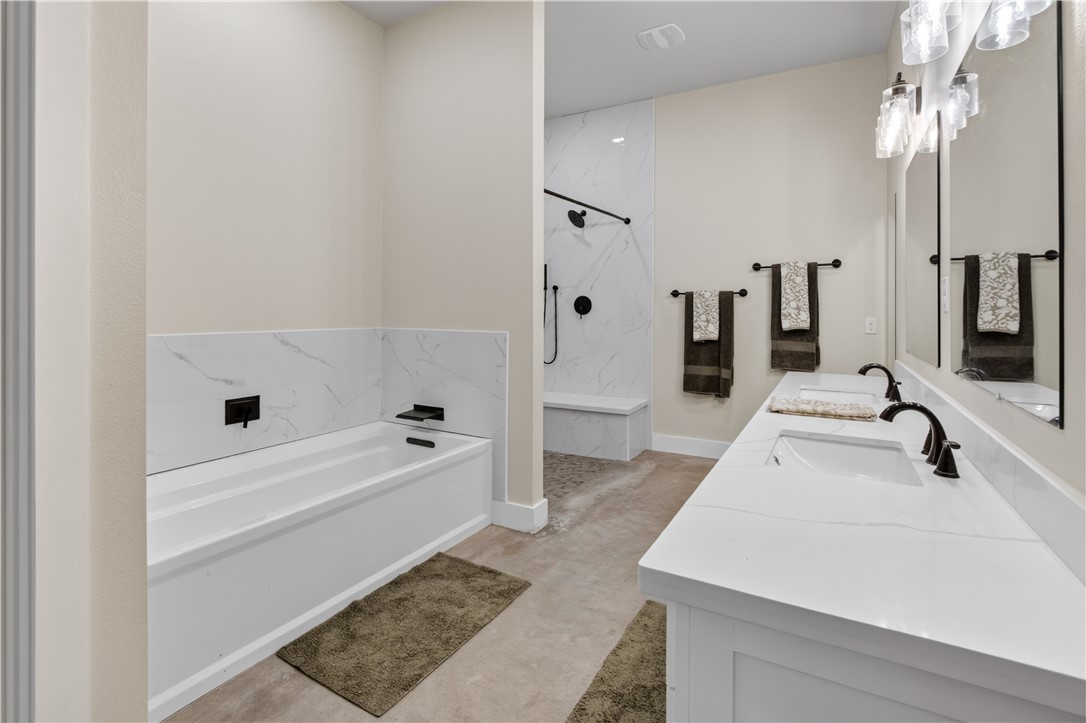 1056 Glenoak Dr
