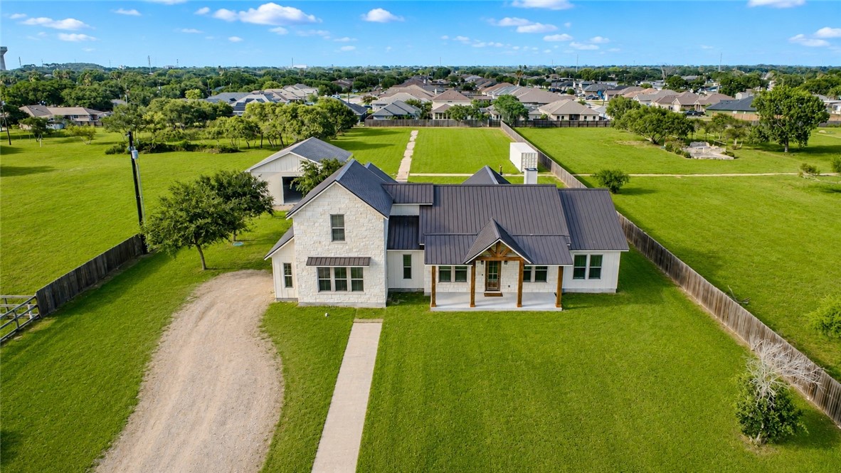 1056 Glenoak Dr