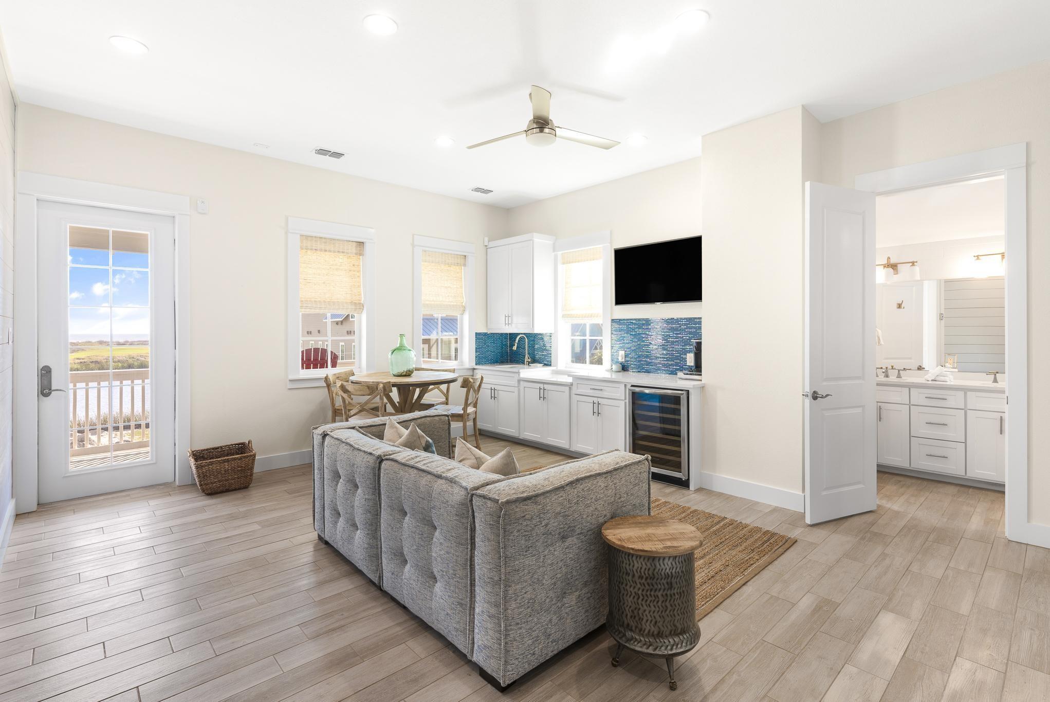 135 Sunrise Avenue