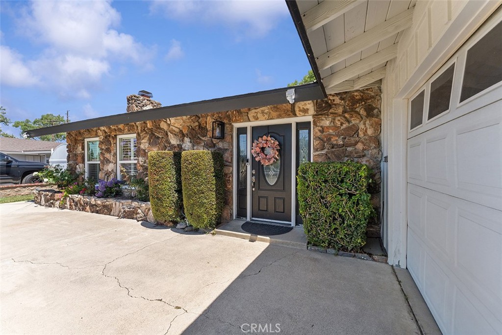 927 E Fairway Drive