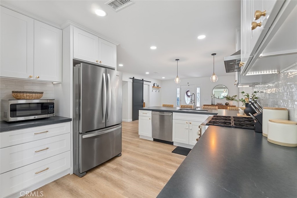 927 E Fairway Drive