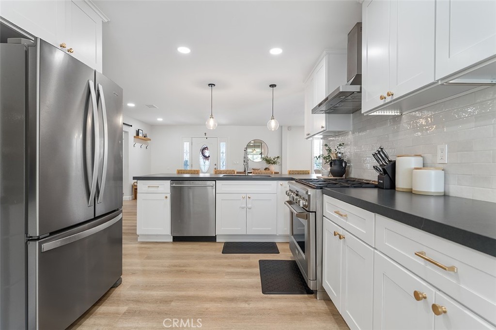 927 E Fairway Drive