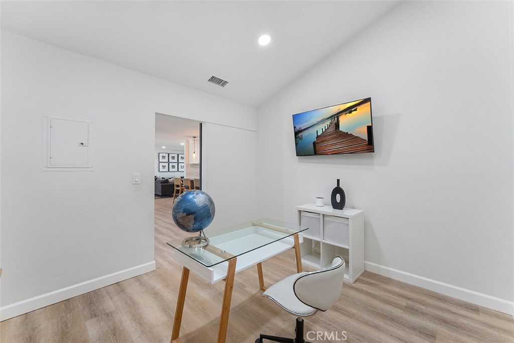 927 E Fairway Drive