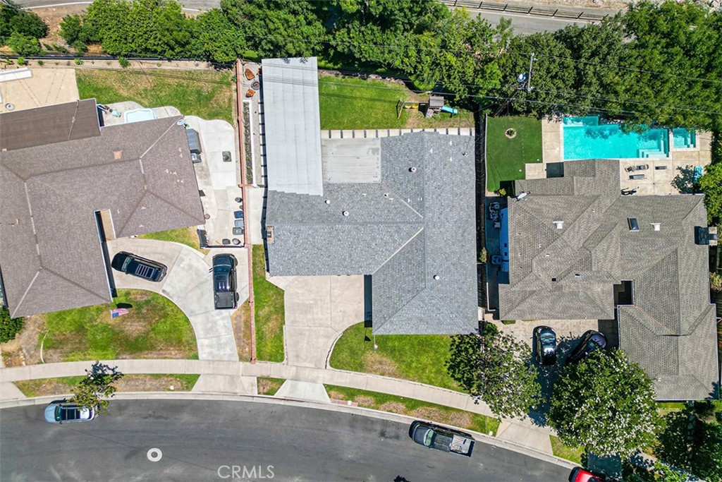 927 E Fairway Drive