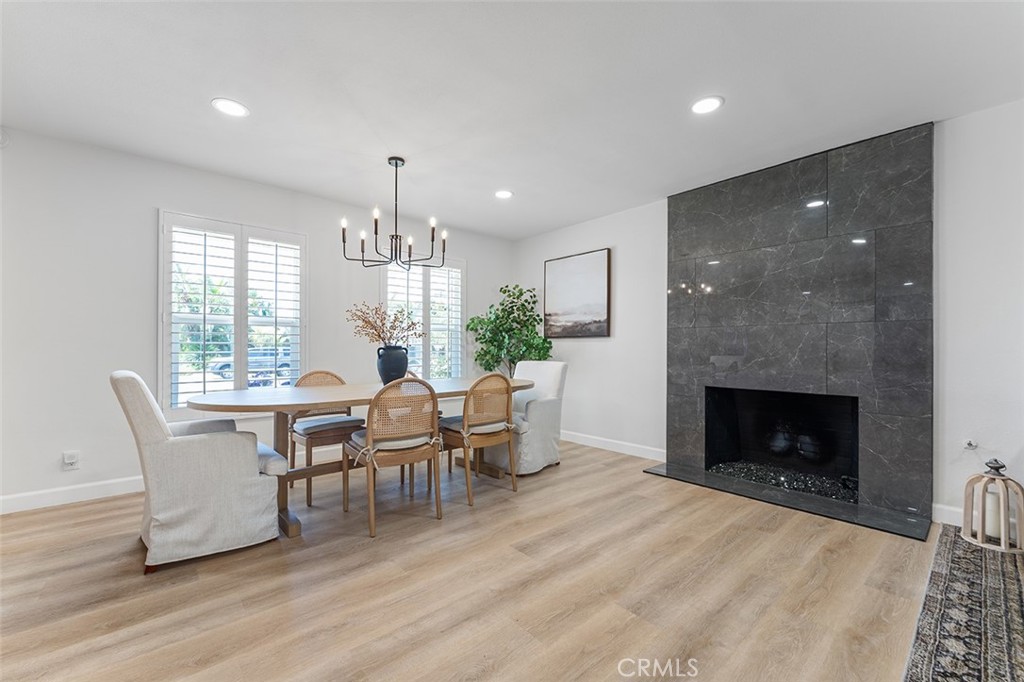927 E Fairway Drive