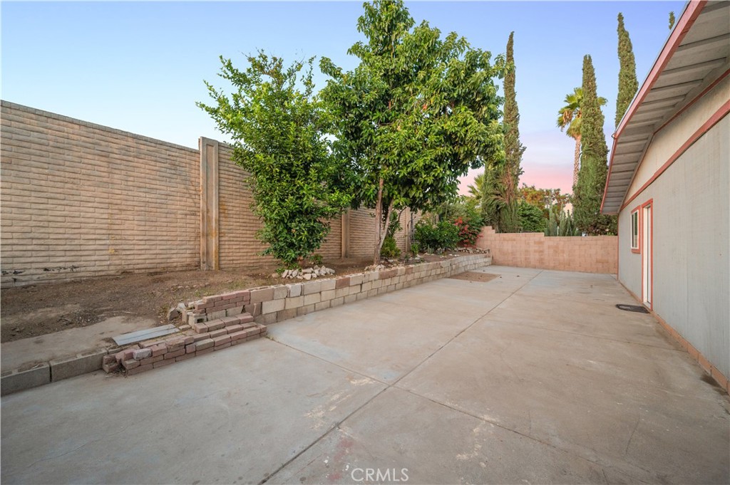 2584 W Atchison Street