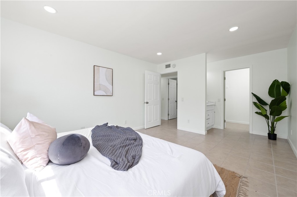 1044 Cabrillo Park Drive B