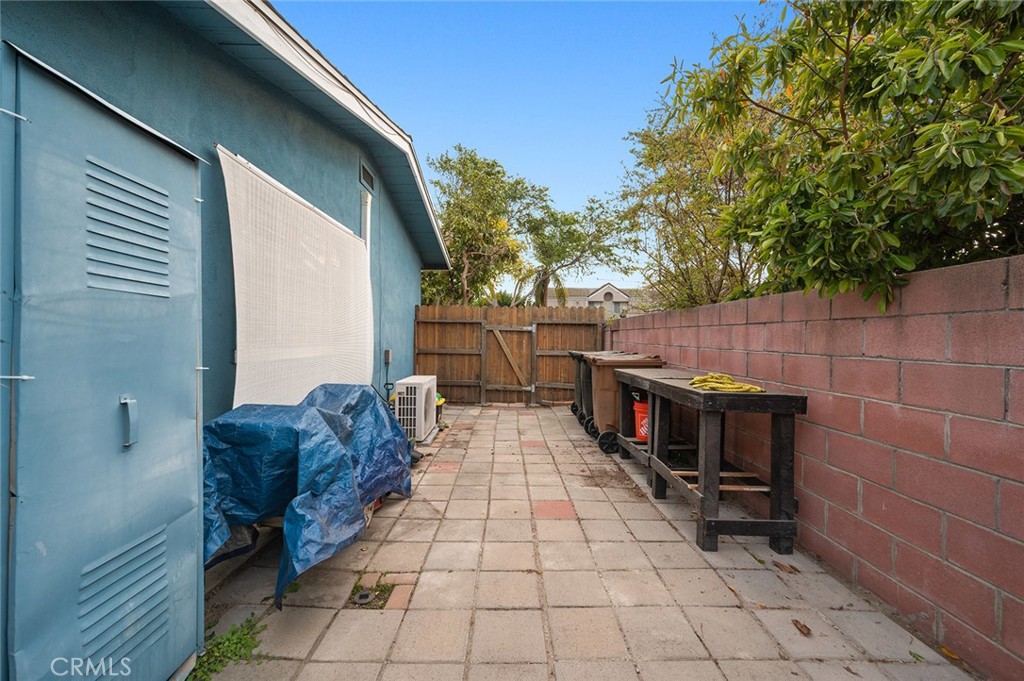 2723 W Olive Avenue