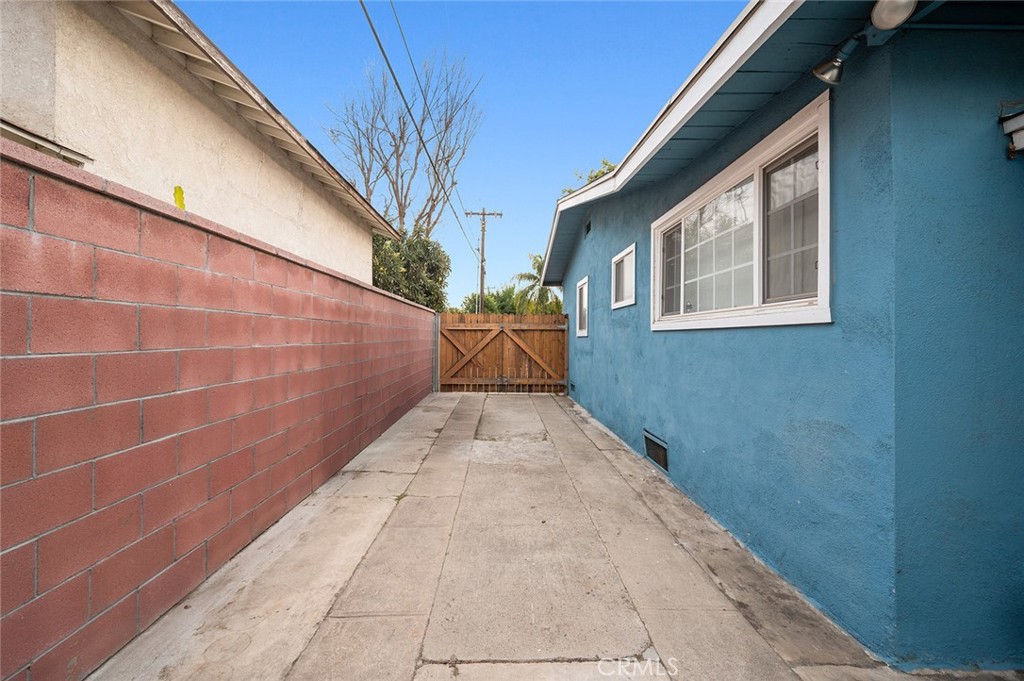 2723 W Olive Avenue