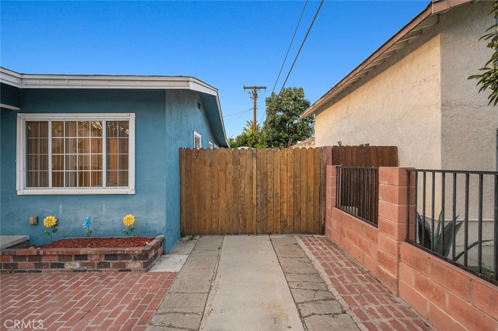 2723 W Olive Avenue