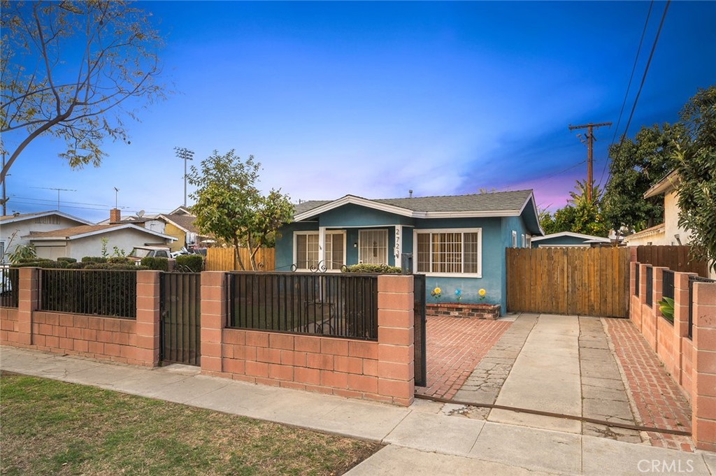 2723 W Olive Avenue