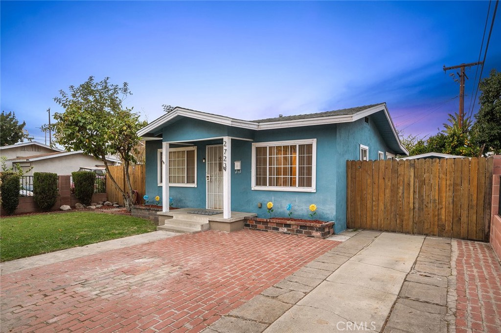 2723 W Olive Avenue