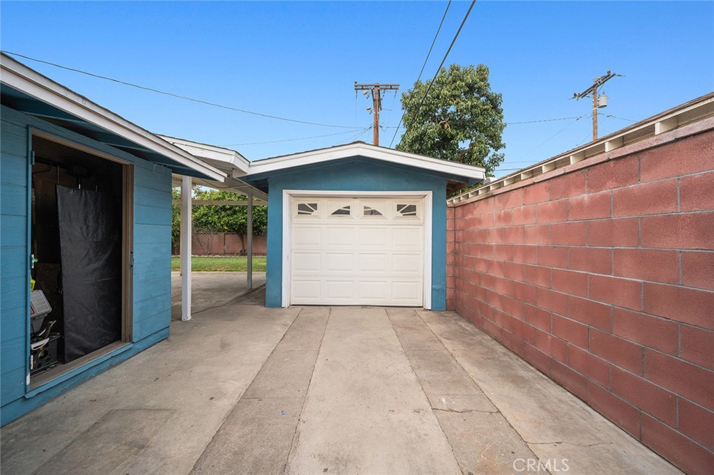 2723 W Olive Avenue