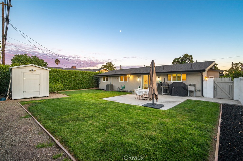 2533 W Chanticleer
