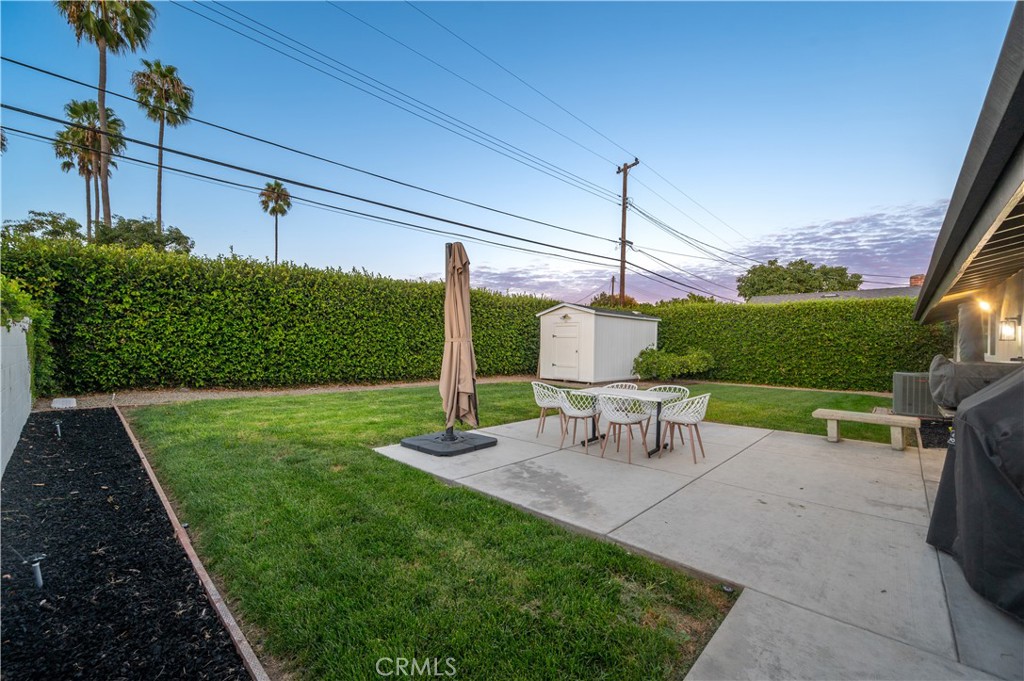 2533 W Chanticleer