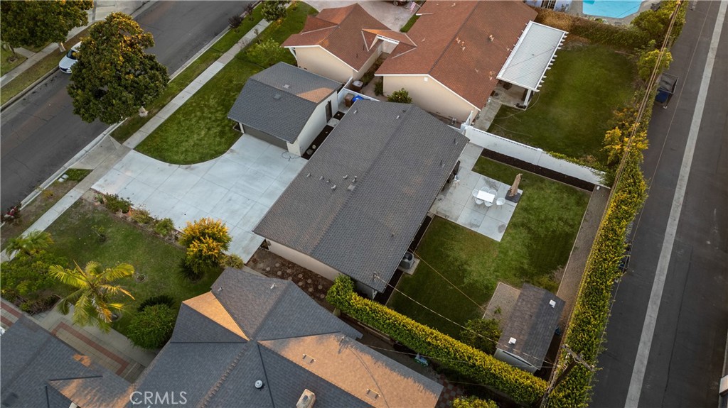 2533 W Chanticleer