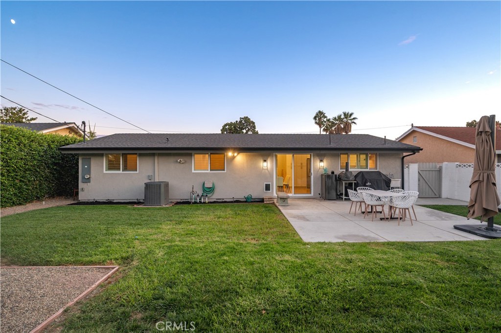 2533 W Chanticleer
