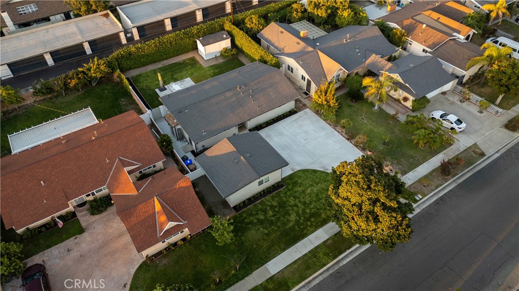 2533 W Chanticleer