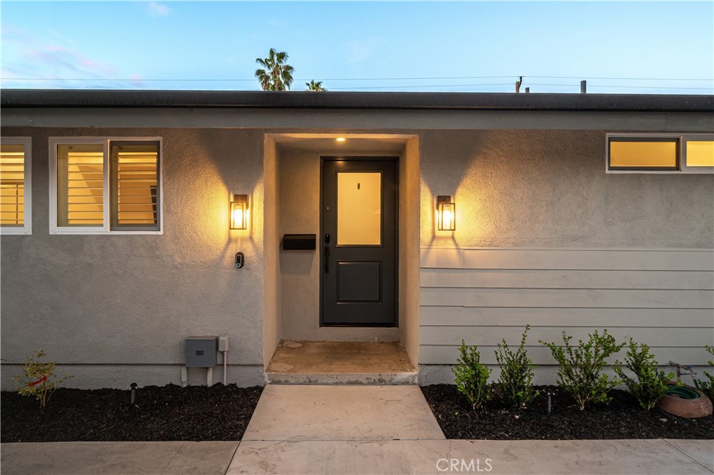 2533 W Chanticleer