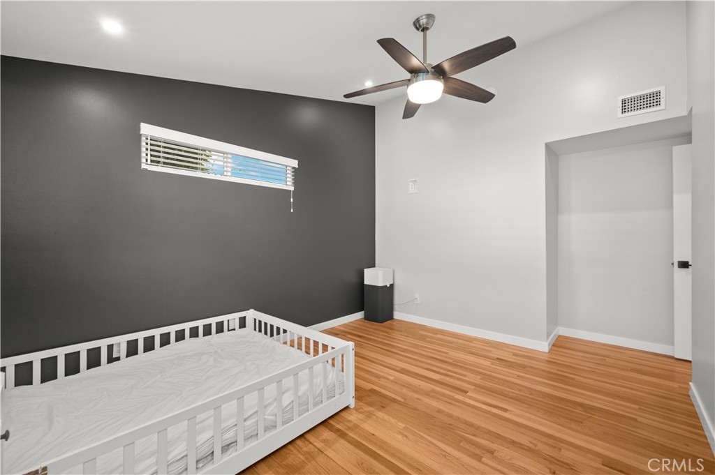 2533 W Chanticleer