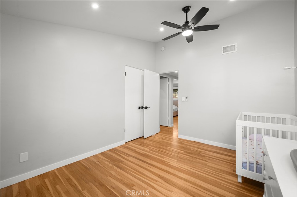 2533 W Chanticleer