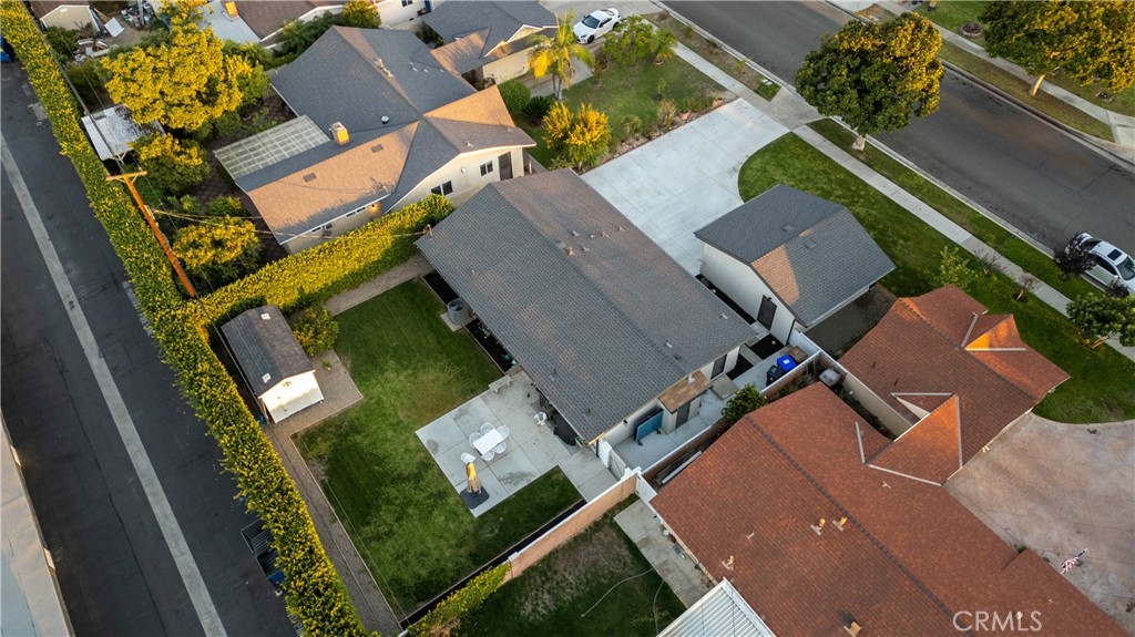 2533 W Chanticleer