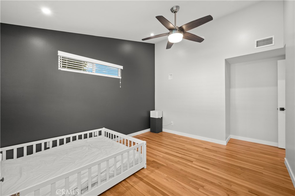 2533 W Chanticleer